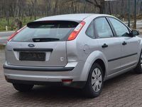 Gebraucht Ford Focus Ambiente 80 PS (58 kW) 2007 Grau Limousine