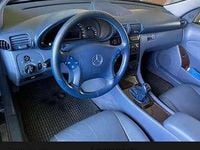 Gebraucht Mercedes C180 Avantgarde 143 PS (105 kW) 2003 Blau Kombi