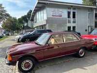 Gebraucht Mercedes 200 109 PS (80 kW) 1983 Rot Limousine