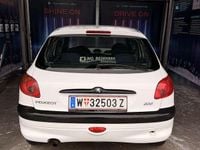 Gebraucht Peugeot 206 68 PS (50 kW) 2002 Limousine