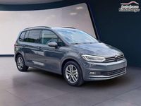 Neu VW Touran Comfortline 150 PS (110 kW) 2025 Grau Van / Kleinbus