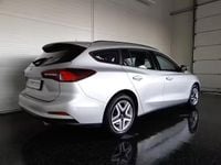 Gebraucht Ford Focus 120 PS (88 kW) 2022 Moondustsilbermetallic Kombi