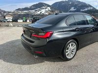 Gebraucht BMW 320 Sport Line 190 PS (139 kW) 2020 Schwarz Limousine