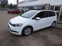 Gebraucht VW Touran 122 PS (89 kW) 2022 Weiß Van / Kleinbus