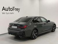 Gebraucht BMW 330e Shadowline 184 PS (135 kW) 2025 Grau Limousine