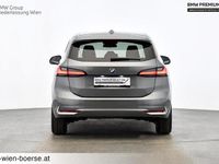 Gebraucht BMW 218 Efficient Dynamics 150 PS (110 kW) 2025 Grau Van / Kleinbus