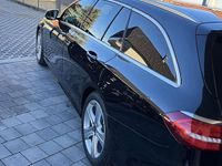 Gebraucht Mercedes E220 AMG 194 PS (142 kW) 2018 Kombi