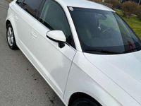 gebraucht Audi A3 Sportback A3 1,6 TDI intense intense