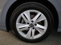 Gebraucht VW Golf Life 110 PS (80 kW) 2024 Grau Limousine