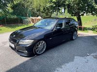 Gebraucht BMW 318 143 PS (105 kW) 2011 Schwarz Kombi