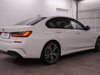 Gebraucht BMW 320e M Sport 163 PS (119 kW) 2022 Weiß Limousine