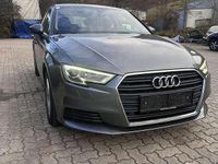Gebraucht Audi A3 116 PS (85 kW) 2019 Grau Limousine