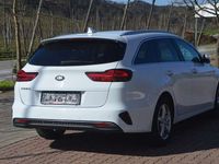 gebraucht Kia Ceed Sportswagon Ceed SW / cee'd SW 1,5 TGDI Gold+NAVI+Kamera+SHZ+PDC+TEL+