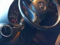 Gebraucht Mercedes B180 109 PS (80 kW) 2016 Rot Van / Kleinbus