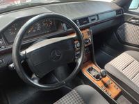 gebraucht Mercedes E300 24V Promi. Vorbesitzer!
