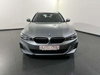 Gebraucht BMW 320 190 PS (139 kW) 2023 Grau Kombi