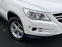 Gebraucht VW Tiguan Sportline 140 PS (102 kW) 2010 Weiß SUV