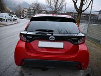 Gebraucht Toyota Yaris Hybrid Active 92 PS (67 kW) 2023 Rot Limousine