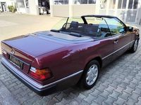 Gebraucht Mercedes E300 220 PS (161 kW) 1993 Rot Cabrio