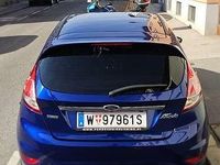 Gebraucht Ford Fiesta 101 PS (74 kW) 2014 Blau Kleinwagen