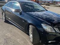 Gebraucht Mercedes E220 Avantgarde 170 PS (125 kW) 2010 Schwarz Limousine