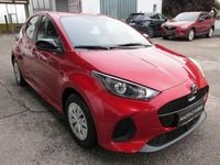 Neu Mazda 2 Prime-Line 92 PS (67 kW) 2025 Rot Limousine