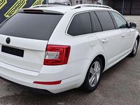 gebraucht Skoda Octavia Combi 16 TDI Style DSG