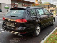 Gebraucht VW Golf VII Comfortline 116 PS (85 kW) 2019 Schwarz Kombi