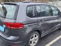 Gebraucht VW Touran Comfortline 110 PS (80 kW) 2018 Van / Kleinbus