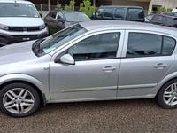 Gebraucht Opel Astra Style 118 PS (86 kW) 2007 Silber Limousine