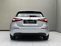 Gebraucht Mercedes A180 116 PS (85 kW) 2023 Silber Limousine