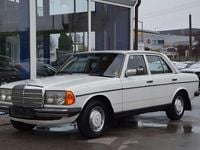 Gebraucht Mercedes 200 94 PS (69 kW) 1980 Weiß Limousine