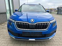 gebraucht Skoda Kamiq "STYLE" 1.5 TSI 150PS, -Garantie, Race-Blau Metallic, 16" Alu, Anhängerkupplung, Radio Bolero, Climatronic, Sitzheizung, Kessy, Parksensoren vorne/hinten, Rückfahrkamera, LED-Scheinwerfer, Nebelscheinwerfer, Multifunktions-Lederlenkrad, S