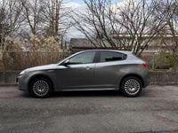 Gebraucht Alfa Romeo Giulietta Executive 120 PS (88 kW) 2018 Silber Kleinwagen