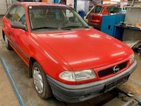 Gebraucht Opel Astra 54 PS (39 kW) 1997 Rot Limousine