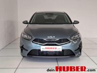 Neu Kia Ceed Silver 101 PS (74 kW) 2025 Grau Kleinwagen