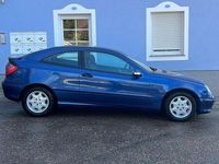Gebraucht Mercedes C200 163 PS (119 kW) 2001 Blau Coupé