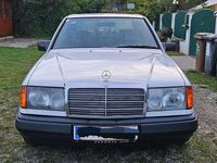Gebraucht Mercedes E230 132 PS (97 kW) 1988 Weiß Kombi