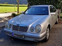 Gebraucht Mercedes E200 Classic 136 PS (100 kW) 1996 Silber Limousine