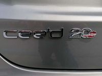 gebraucht Kia Ceed Sportswagon Ceed SW / 1,4 CRDi Silber