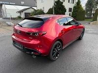 Neu Mazda 3 140 PS (102 kW) 2025 Rot sonderlackierung Limousine