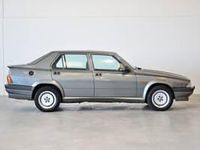 Gebraucht Alfa Romeo 75 148 PS (108 kW) 1987 Grau Limousine