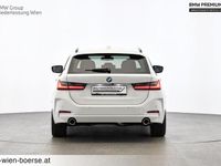 Gebraucht BMW 318 Efficient Dynamics 150 PS (110 kW) 2024 Weiß Kombi