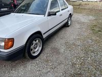 gebraucht Mercedes 300 Baureihe 124 D. 4 Matik