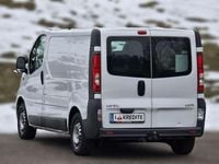 Gebraucht Opel Vivaro 114 PS (83 kW) 2013 Weiß Van / Kleinbus