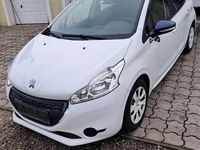 Gebraucht Peugeot 208 Active 68 PS (50 kW) 2015 Weiß Kleinwagen