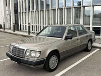 Gebraucht Mercedes E200 118 PS (86 kW) 1992 Silber Limousine