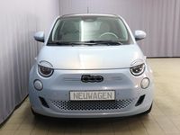 gebraucht Fiat 500e by Bocelli 42 kWh UVP 43.730,00 € Style Paket: Panorama Dach, Getönte Heck- und Seitenscheiben, Winter-Paket Beheizbare Vordersitze; Auflagefläche der Frontscheibenwischer beheizbar 17"-Leichtmetallfelgen mit Diamantfinish, V