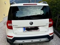 gebraucht Skoda Yeti Yeti20 TDI SCR 4x4 Active Active