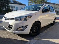 gebraucht Hyundai i20 1,25 Life Go